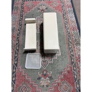 Vintage Tupperware Saltine Cracker Keeper 1676-4 Almond Cream Lid and Insert